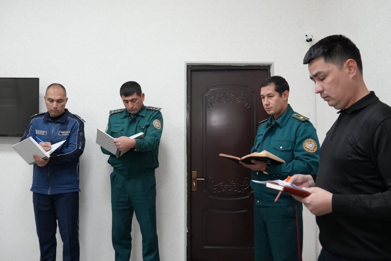 Руководством УВД Навоийской области проведен очередной личный прием по решению обращений граждан