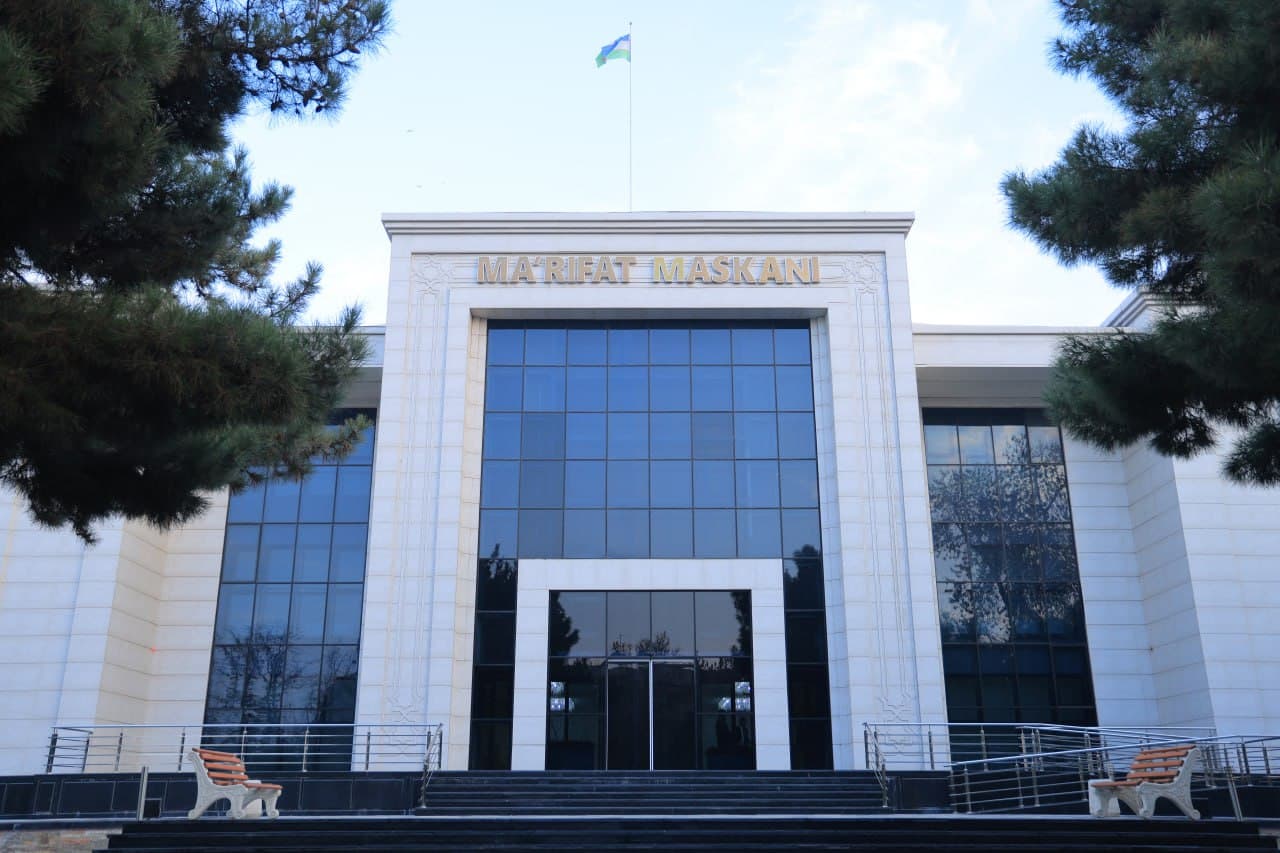 Халқ депутатлари Наманган вилояти Кенгашининг ўн олтинчи сессияси бўлиб ўтди