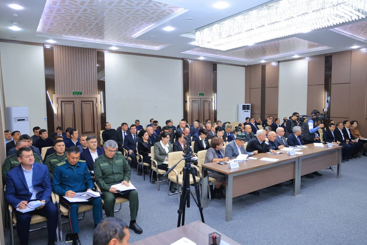 Халқ депутатлари Наманган вилояти Кенгашининг ўн олтинчи сессияси бўлиб ўтди