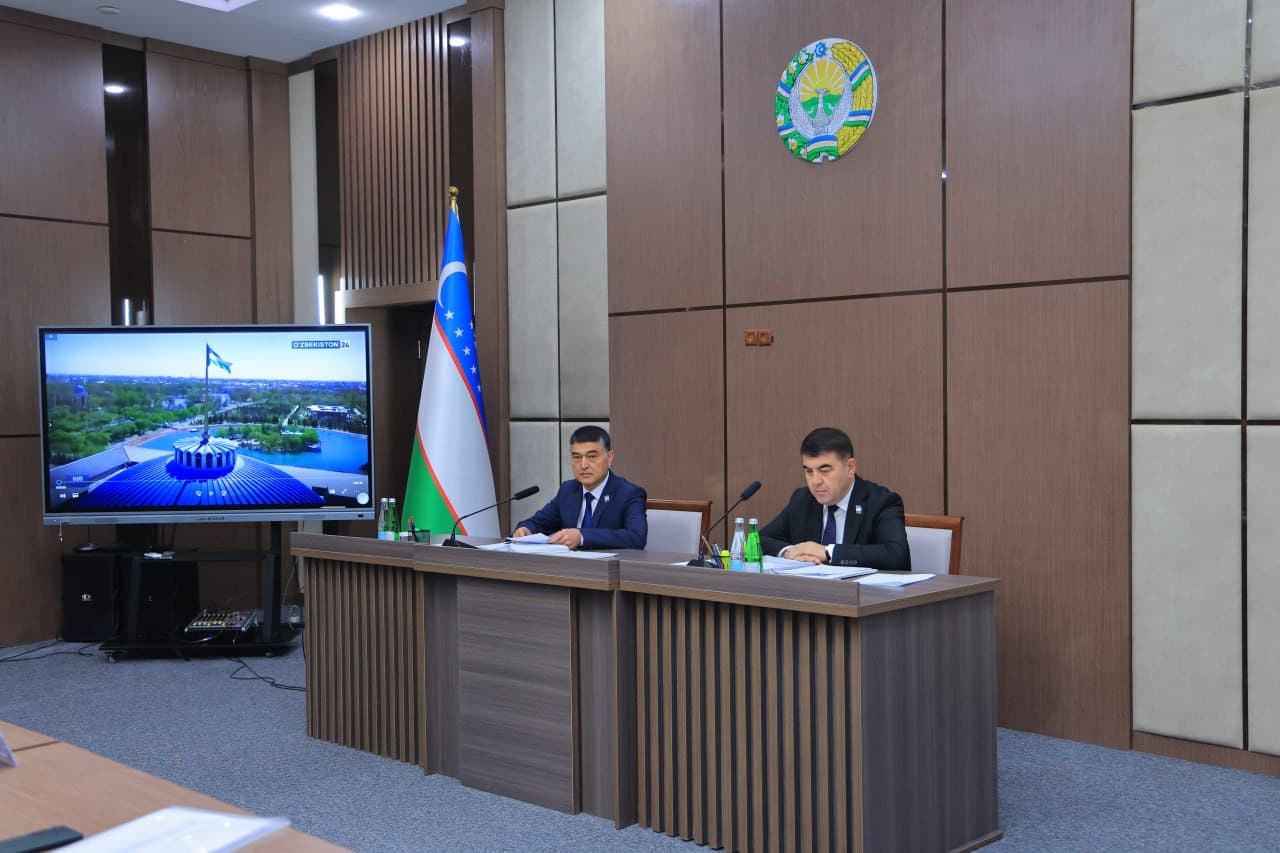 Халқ депутатлари Наманган вилояти Кенгашининг ўн олтинчи сессияси бўлиб ўтди