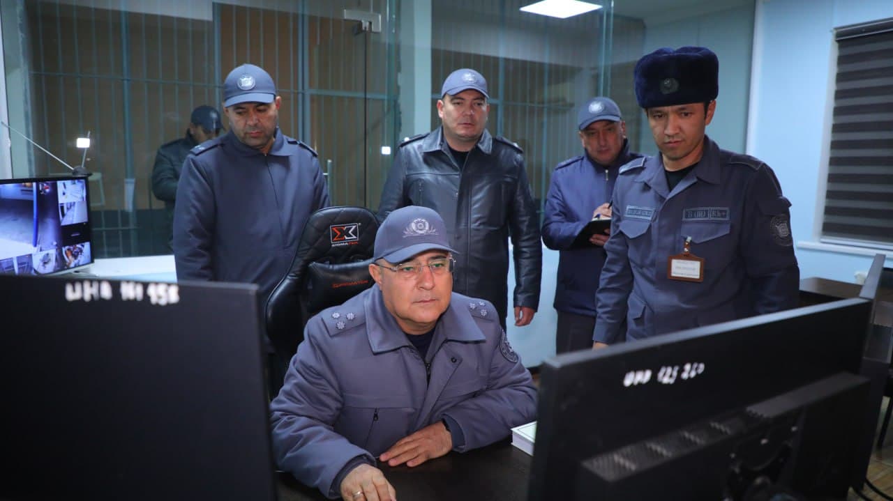 Buxoro viloyati IIB boshligʻi, polkovnik Ikromjon Tursunov tomonidan Buxoro shahrida tungi jamoat tartibini taʼminlash holati oʻrganildi