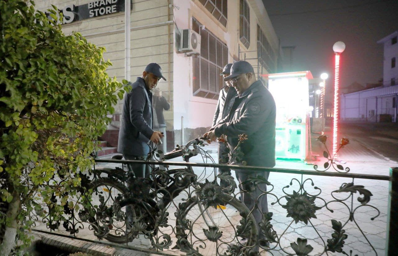 Buxoro viloyati IIB boshligʻi, polkovnik Ikromjon Tursunov tomonidan Buxoro shahrida tungi jamoat tartibini taʼminlash holati oʻrganildi