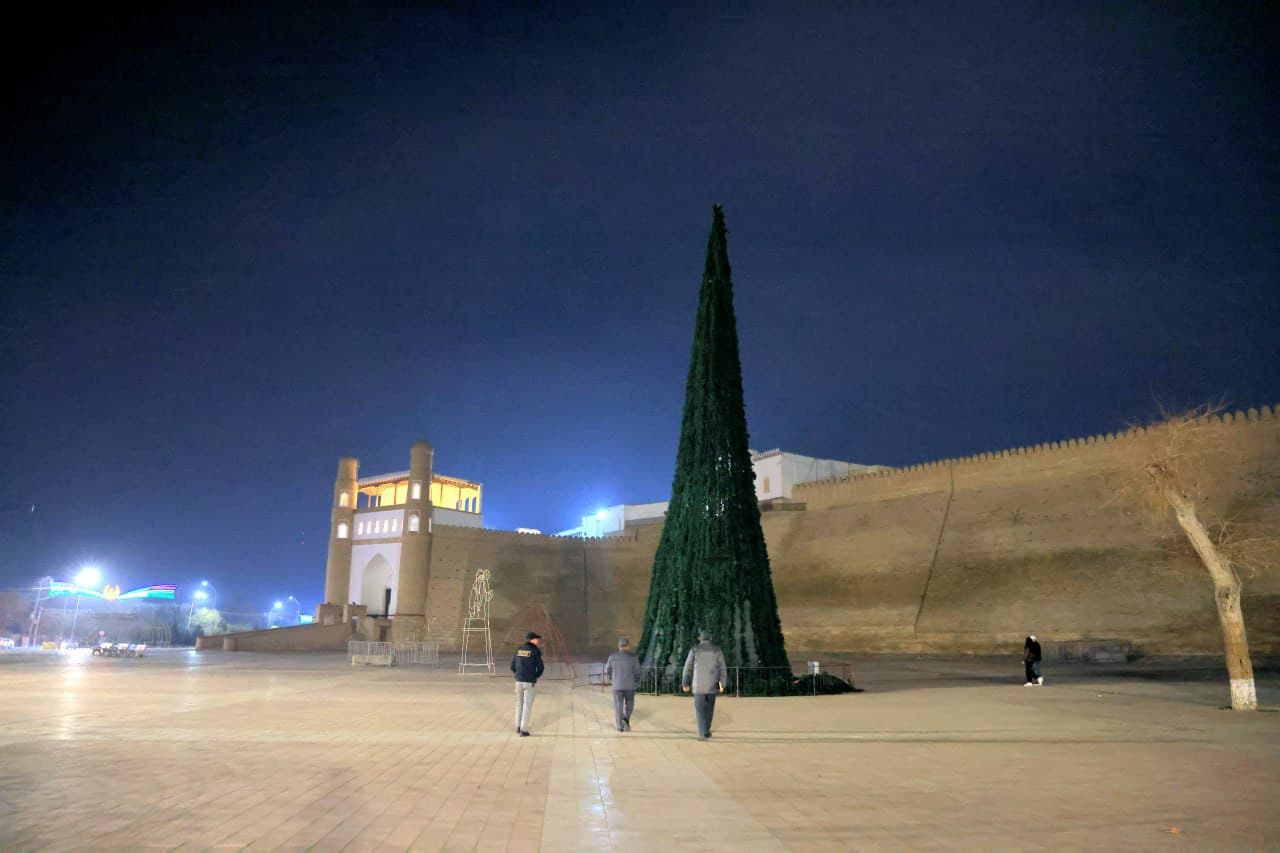 Buxoro viloyati IIB boshligʻi, polkovnik Ikromjon Tursunov tomonidan Buxoro shahrida tungi jamoat tartibini taʼminlash holati oʻrganildi