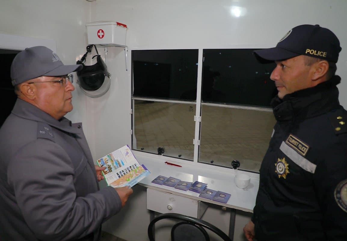 Buxoro viloyati IIB boshligʻi, polkovnik Ikromjon Tursunov tomonidan Buxoro shahrida tungi jamoat tartibini taʼminlash holati oʻrganildi