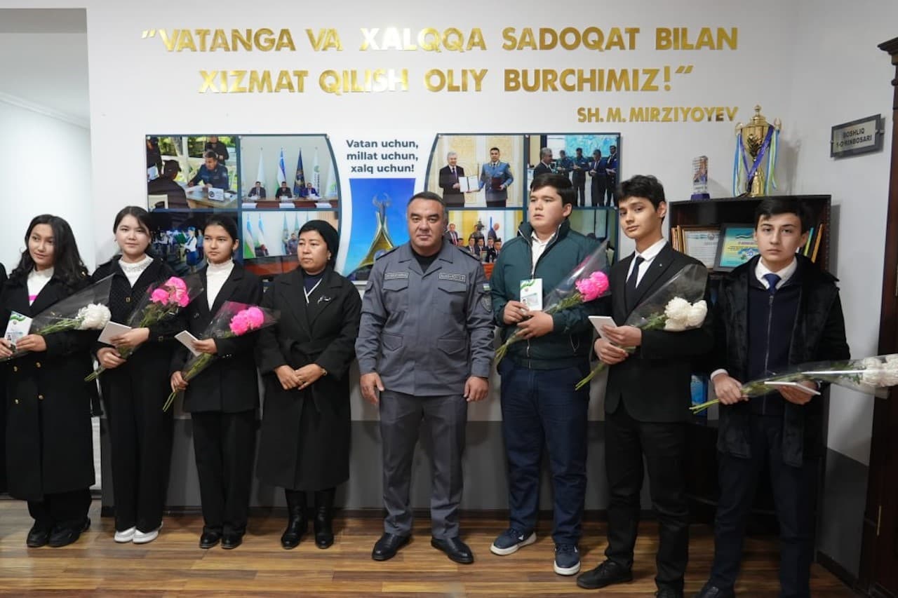 Andijonda yoshlarga ID-kartalar tantanali ravishda topshirildi