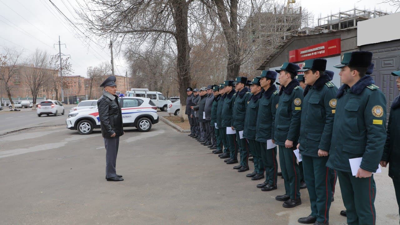 Начальник Академии МВД ознакомился с криминогенной обстановкой в махаллях Икбол, Хамза и Кимёгар города Чирчика