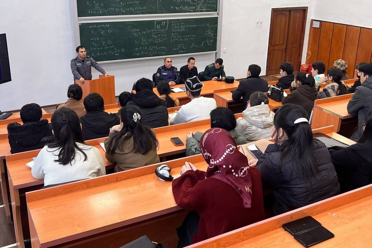 Ўзбекистон Миллий университетида «Хавфсиз ва соғлом юрт» ойлиги доирасида профилактик очиқ давра суҳбати ўтказилди