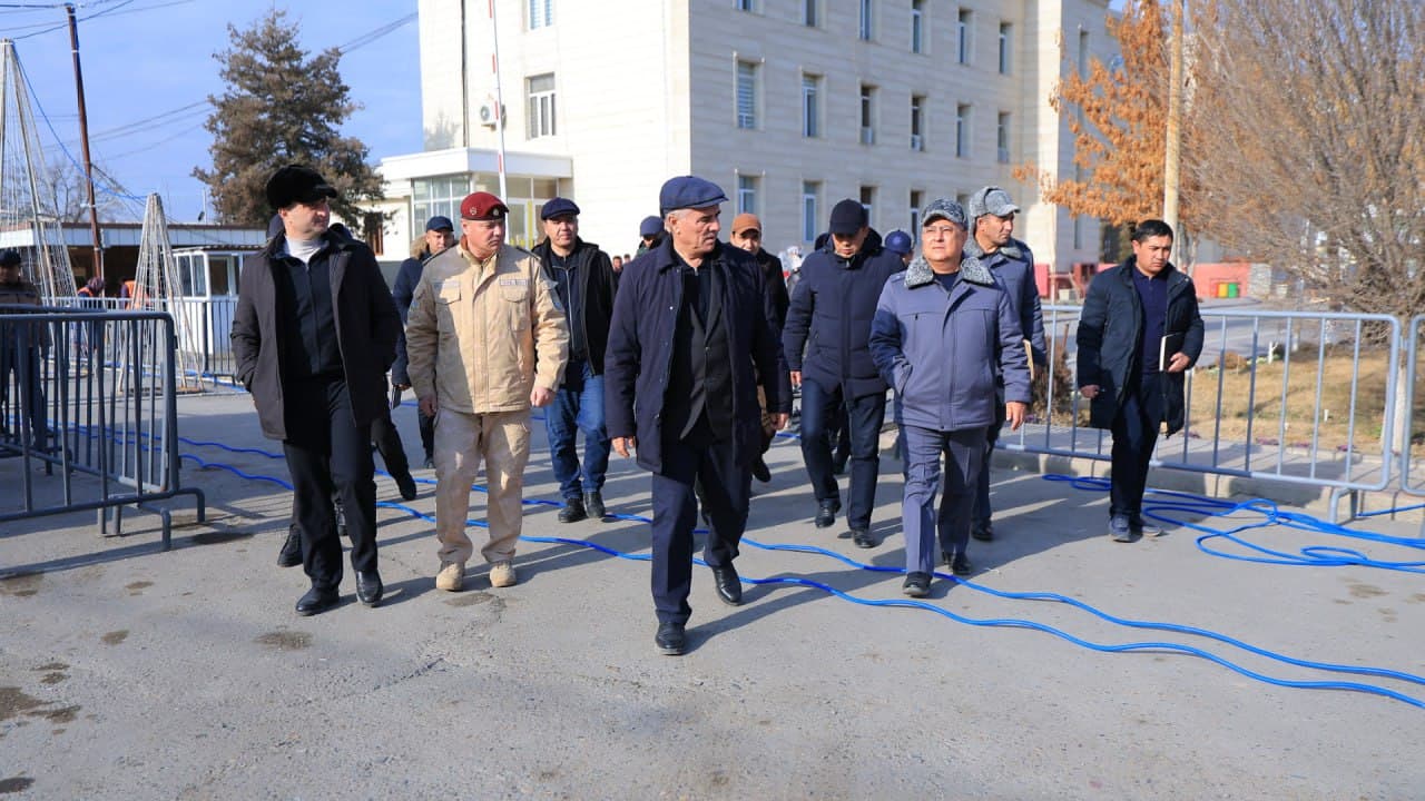 Buxoro viloyati rahbariyati Qorovulbozor, Buxoro va Vobkent tumanlarida Yangi yil bayramini xavfsiz oʻtkazish masalalarini oʻrgandi