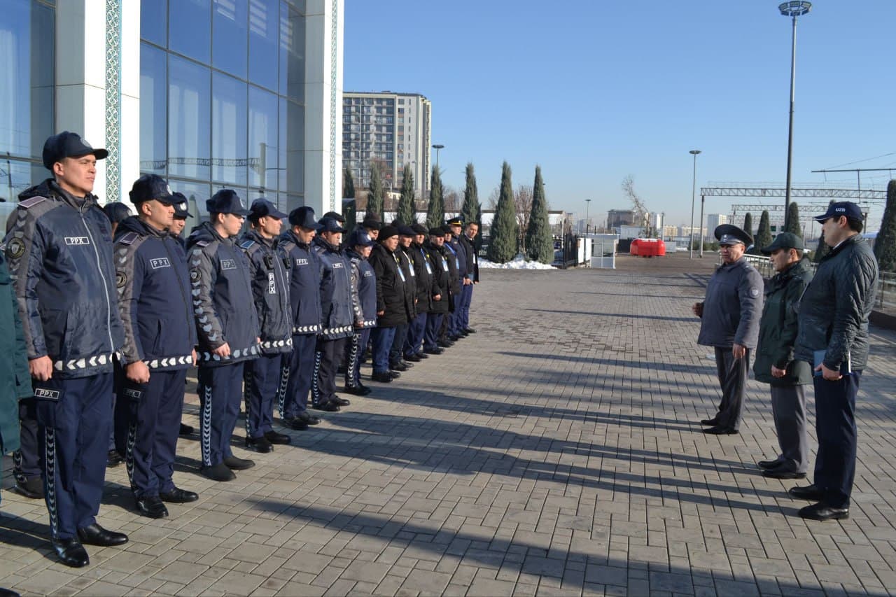 В преддверии Нового года на территории вокзала "Ташкент-Южный" проведена проверка на предмет обеспечения общественной безопасности и условий, созданных для туристов и пассажиров