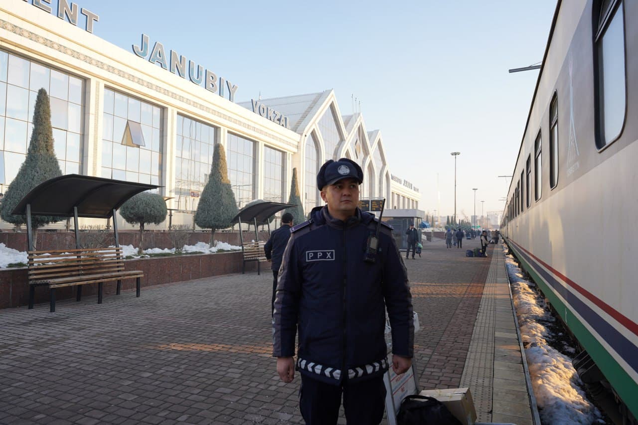 В преддверии Нового года на территории вокзала "Ташкент-Южный" проведена проверка на предмет обеспечения общественной безопасности и условий, созданных для туристов и пассажиров