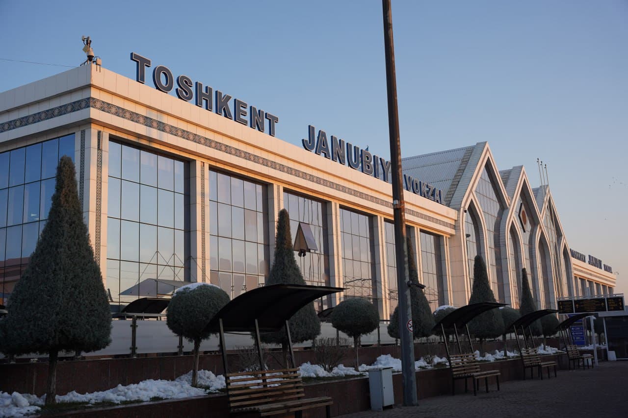 В преддверии Нового года на территории вокзала "Ташкент-Южный" проведена проверка на предмет обеспечения общественной безопасности и условий, созданных для туристов и пассажиров