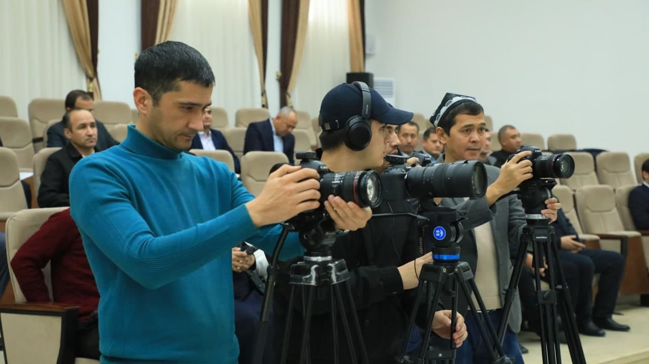 Бухорода йил якунларига бағишланган кенг қамровли матбуот анжумани бўлиб ўтди