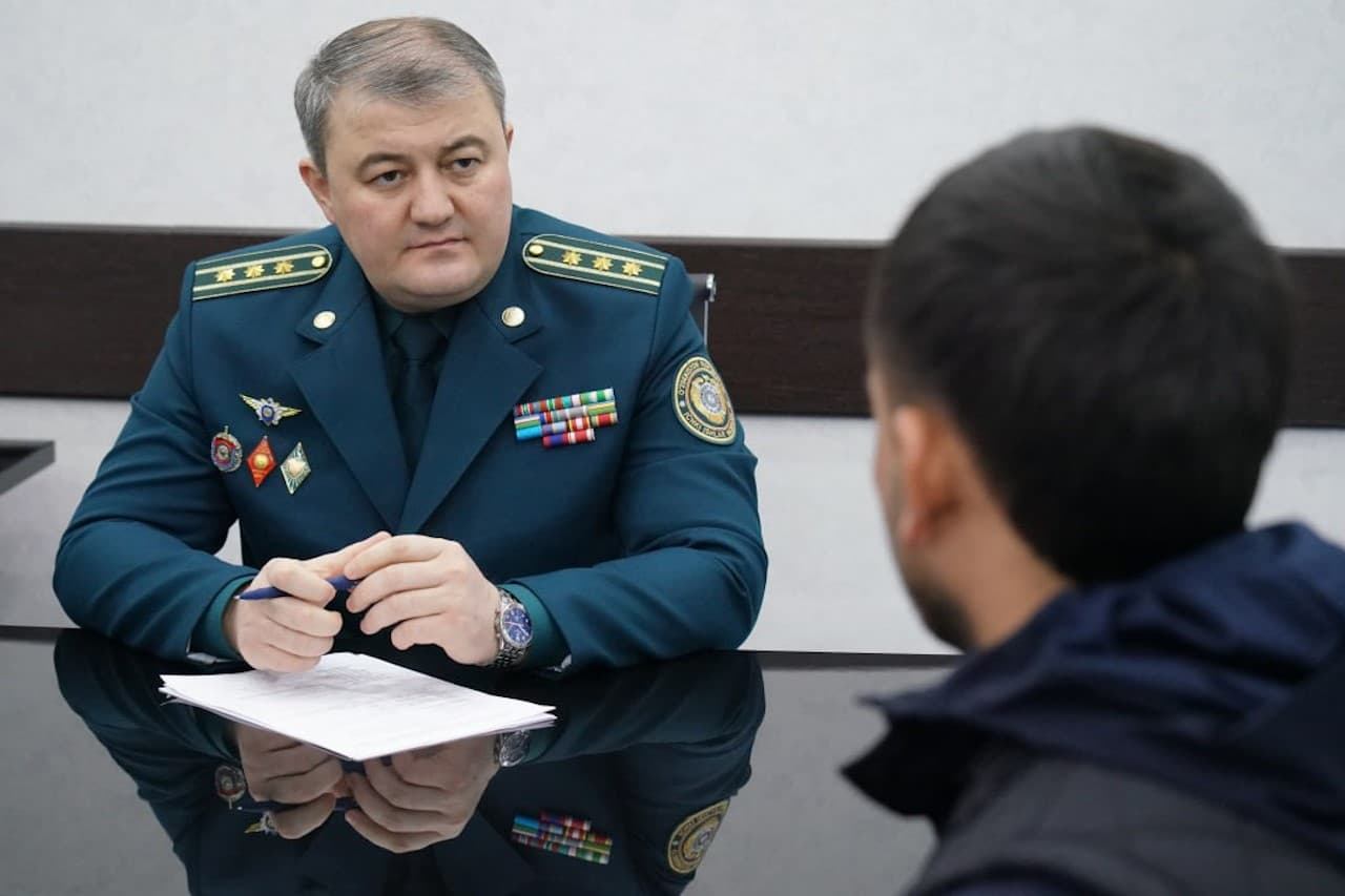 Surxondaryoda viloyat IIB hamda barcha shahar-tuman ichki ishlar organlari rahbarlarining aholi murojaatlarini oʻrganish maqsadida “Shaxsiy qabul”lari boʻlib oʻtdi