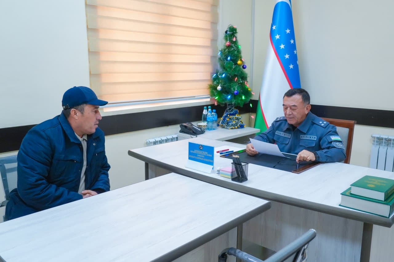 Qashqadaryo viloyati IIB boshligʻi polkovnik Abduvoxid Ismoilov boshqarma jismoniy va yuridik shaxslarni qabul qilish xonasida fuqarolarni murojaatlari boʻyicha qabul oʻtkazdi