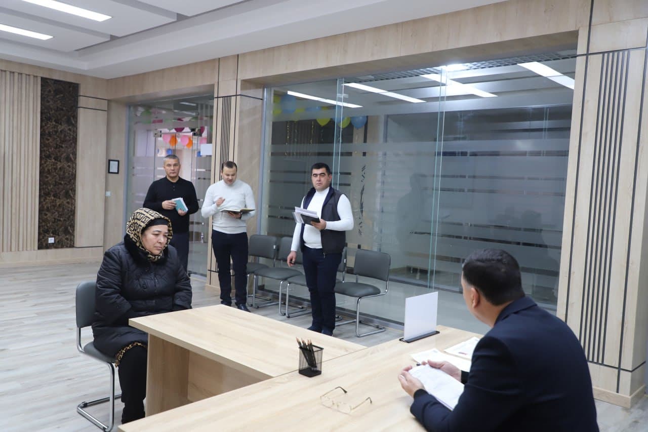 Xorazm viloyati Ichki ishlar boshqarmasi boshligʻi tomonidan fuqarolarning murojaatlarini joyida oʻrganish maqsadida navbatdagi sayyor qabul tashkil etildi