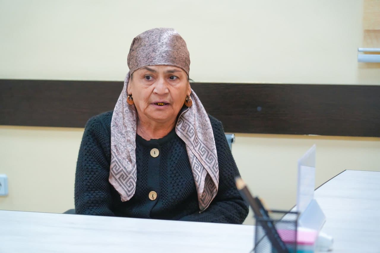 Qashqadaryo viloyati IIB boshligʻi polkovnik Abduvoxid Ismoilov boshqarma jismoniy va yuridik shaxslarni qabul qilish xonasida fuqarolarni murojaatlari boʻyicha qabul oʻtkazdi