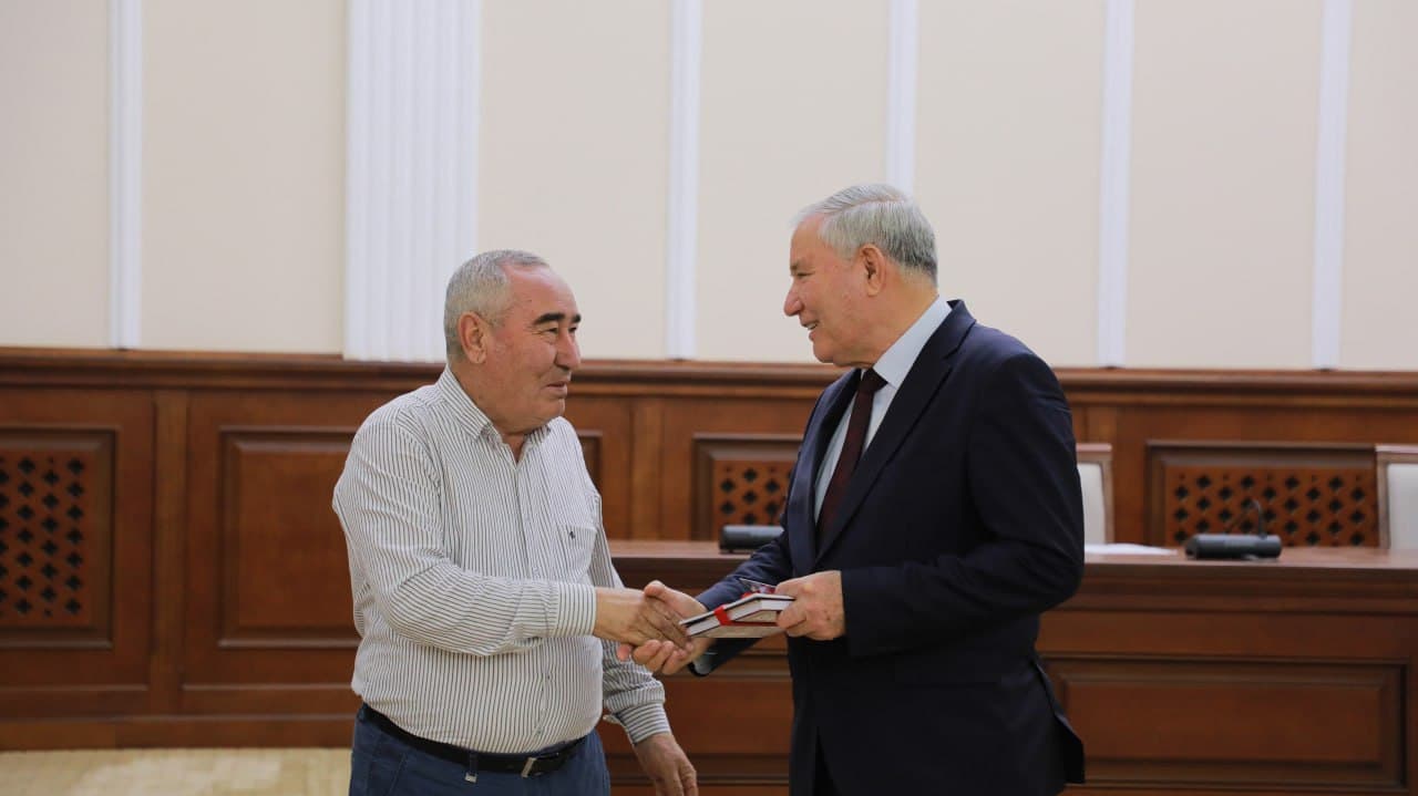 Qoraqalpogʻiston Respublikasida yashovchi bir guruh shaxslarga Oʻzbekiston Respublikasi fuqaroligi berildi