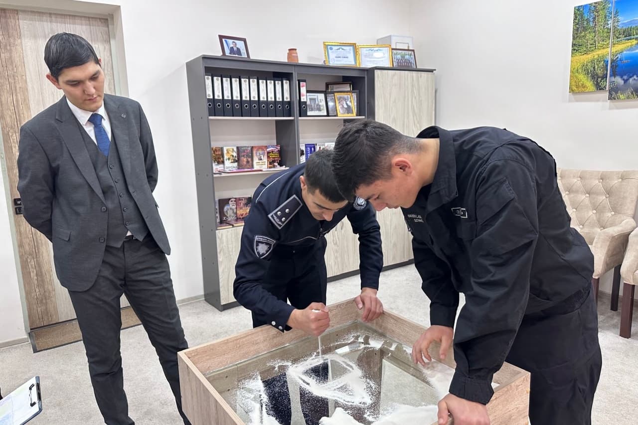 Xorazm viloyati Qoʻriqlash xizmati xodimlari ishtirokida “Stressni yengish va xizmat jarayonida ruhiy barqarorlikni saqlash” mavzusida davra suhbati hamda psixologik trening mashgʻulotlari tashkil etildi