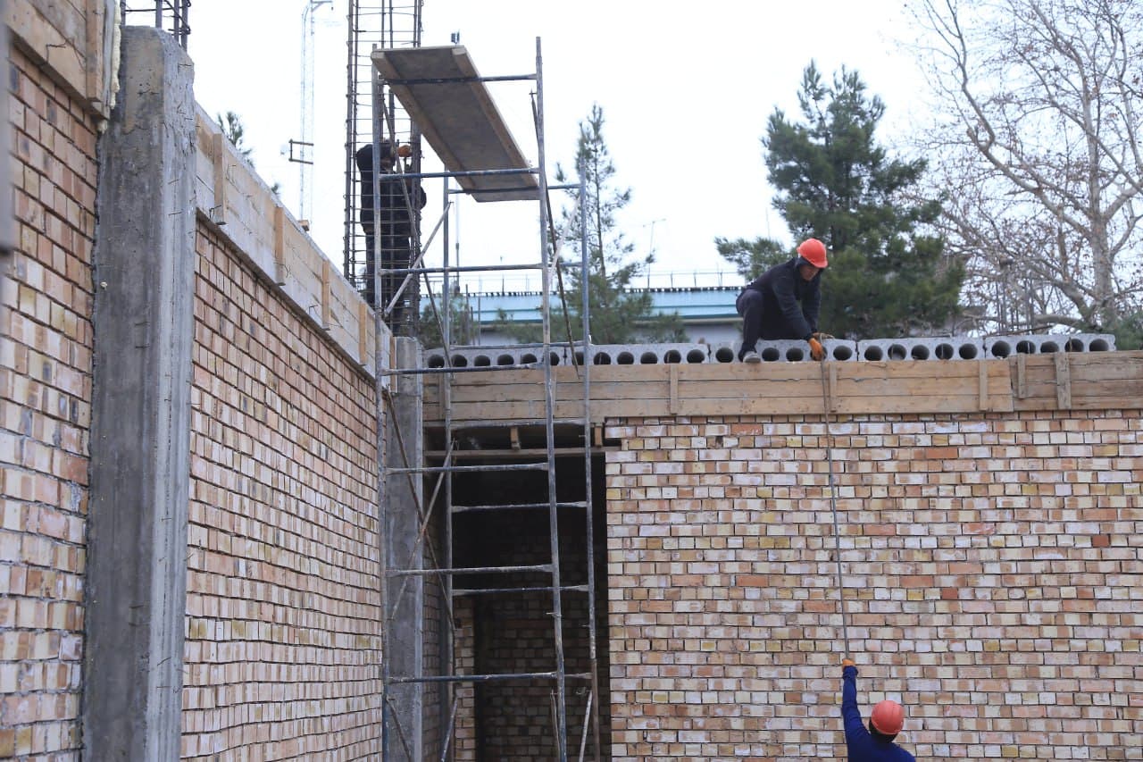 Руководством МВД состоялось ознакомление с процессом строительства "Ситуационного центра", создаваемого в УВД Джизакской области