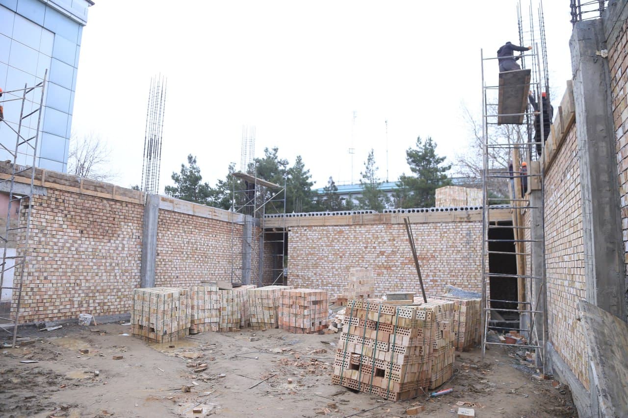 Руководством МВД состоялось ознакомление с процессом строительства "Ситуационного центра", создаваемого в УВД Джизакской области