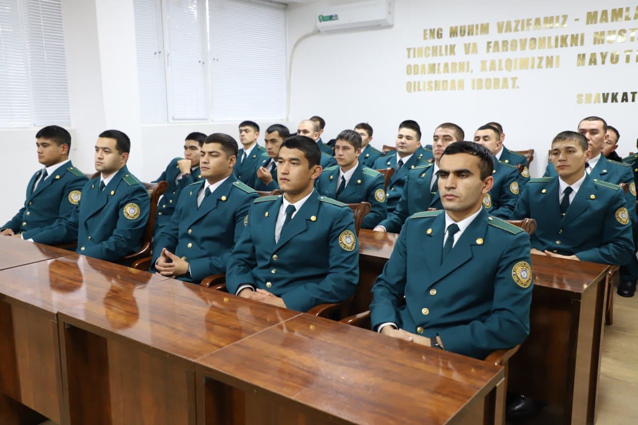 Ichki ishlar vazirligi Malaka oshirish institutida “Jamoat xavfsizligini taʼminlashning dolzarb masalalari” mavzusida davra suhbati oʻtkazildi