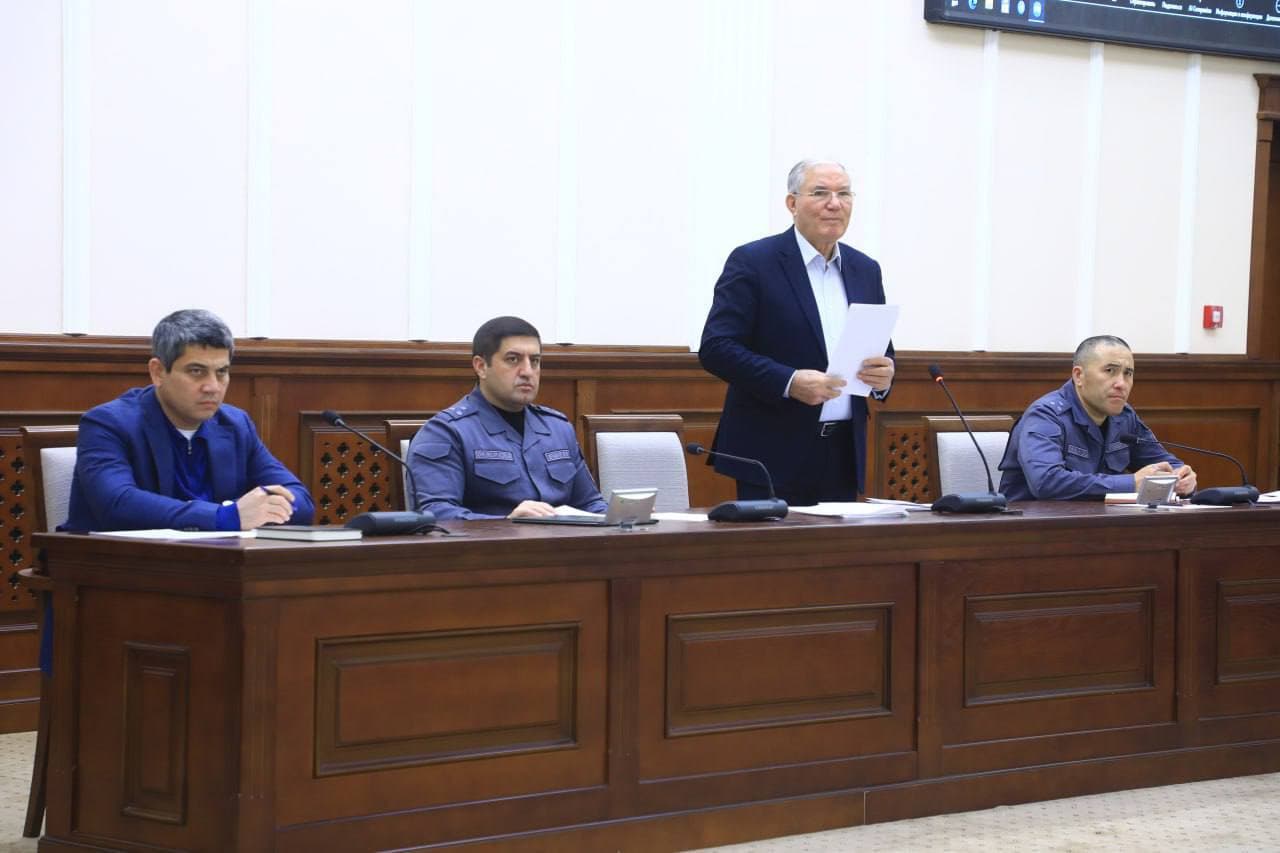 Qoraqalpogʻiston Respublikasi Vazirlar Kengashi raisi huzurida yoʻl-transport hodisalarining oldini olishga qaratilgan tanqidiy yigʻilish oʻtkazildi