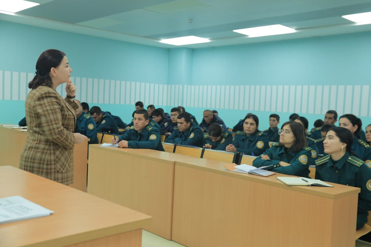 Бухоро вилояти ИИБда инспектор-психологлар ва профилактика инспекторлари иштирокида ўқув йиғини ўтказилди