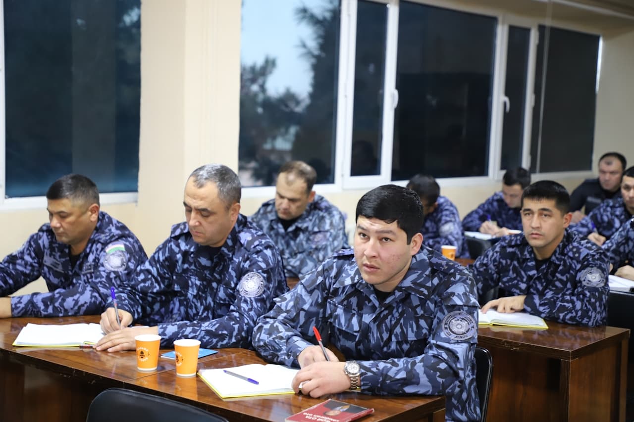 ИИВ Малака ошириш институтида қонунга хилоф равишда ушлаб туриш ҳолатларини олдини олишда раҳбарларнинг ролига бағишланган бинар ўқув машғулоти ўтказилди