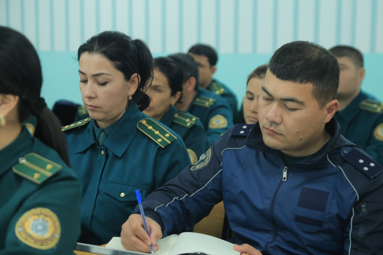 Бухоро вилояти ИИБда инспектор-психологлар ва профилактика инспекторлари иштирокида ўқув йиғини ўтказилди