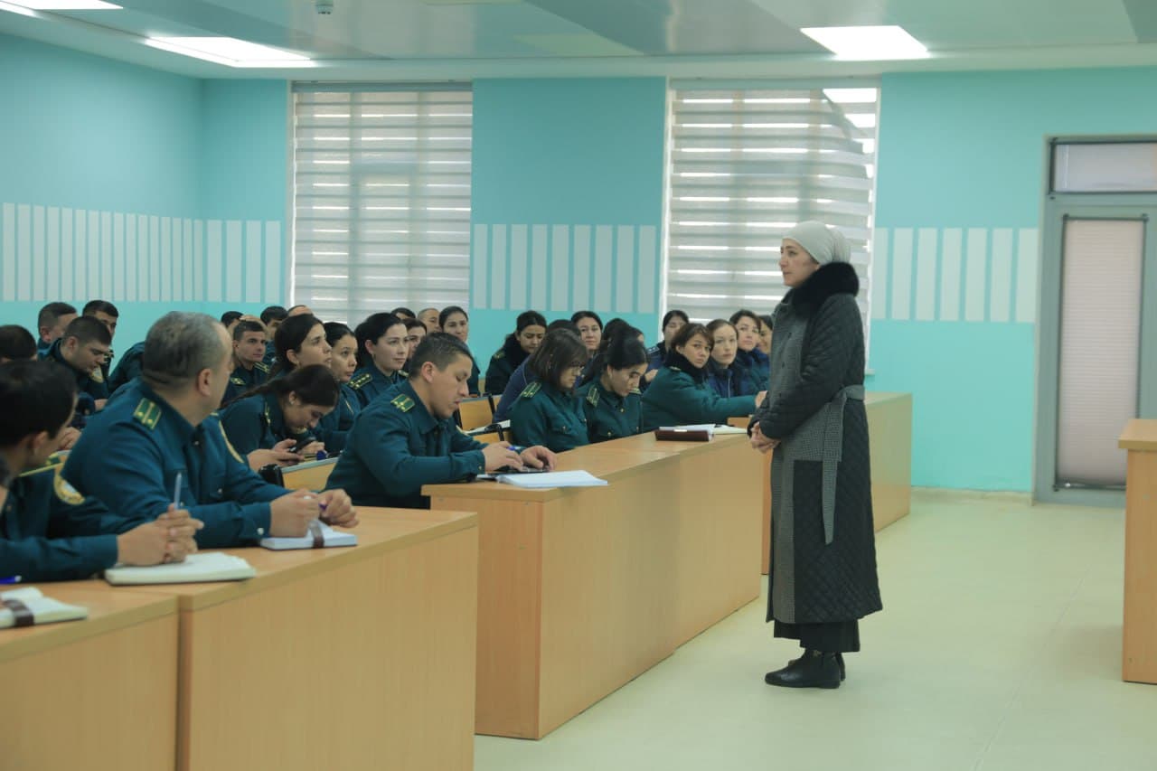 Бухоро вилояти ИИБда инспектор-психологлар ва профилактика инспекторлари иштирокида ўқув йиғини ўтказилди