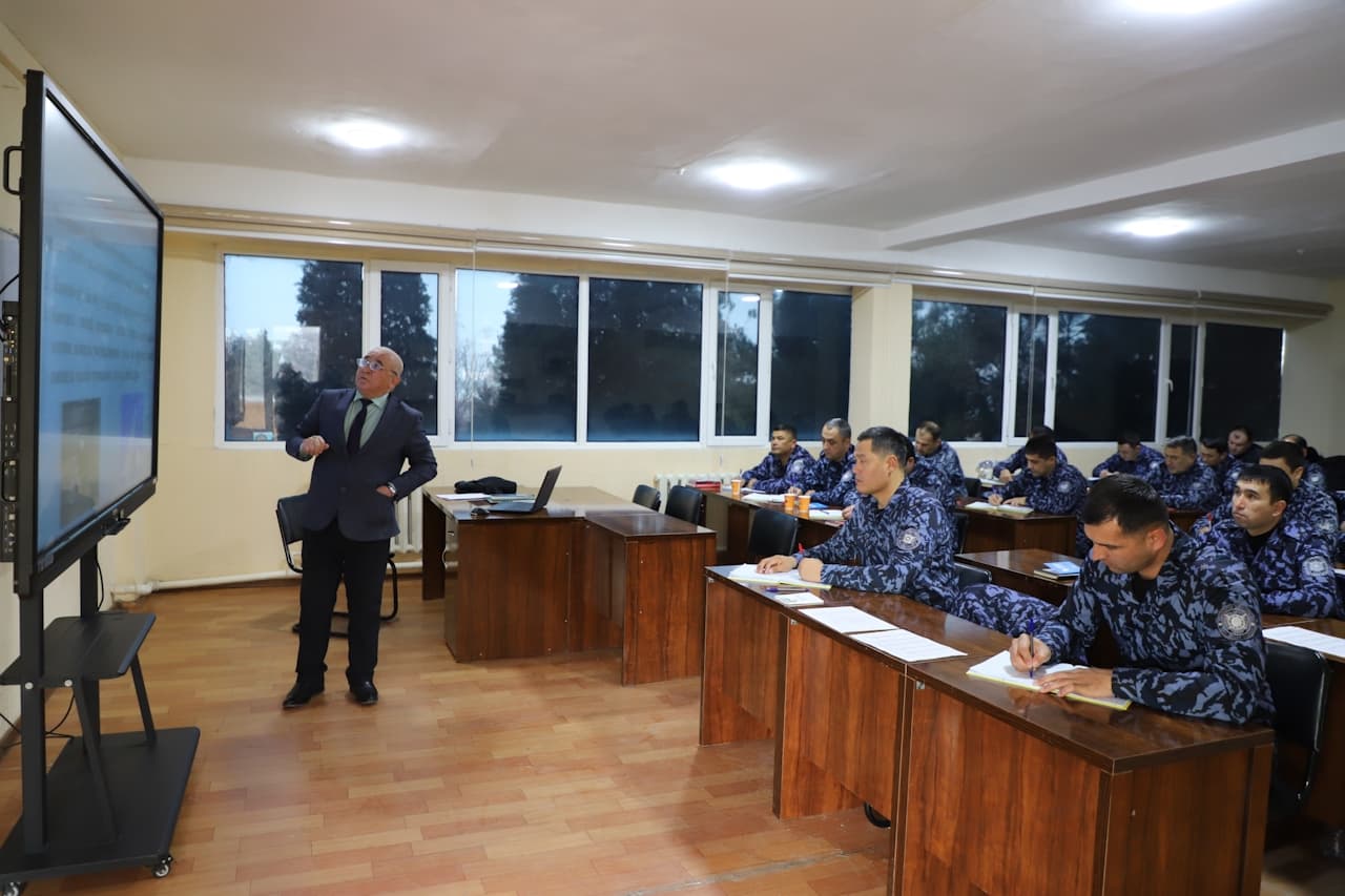 ИИВ Малака ошириш институтида қонунга хилоф равишда ушлаб туриш ҳолатларини олдини олишда раҳбарларнинг ролига бағишланган бинар ўқув машғулоти ўтказилди