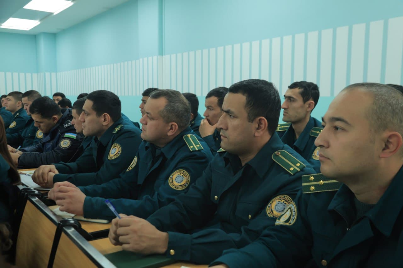 Бухоро вилояти ИИБда инспектор-психологлар ва профилактика инспекторлари иштирокида ўқув йиғини ўтказилди