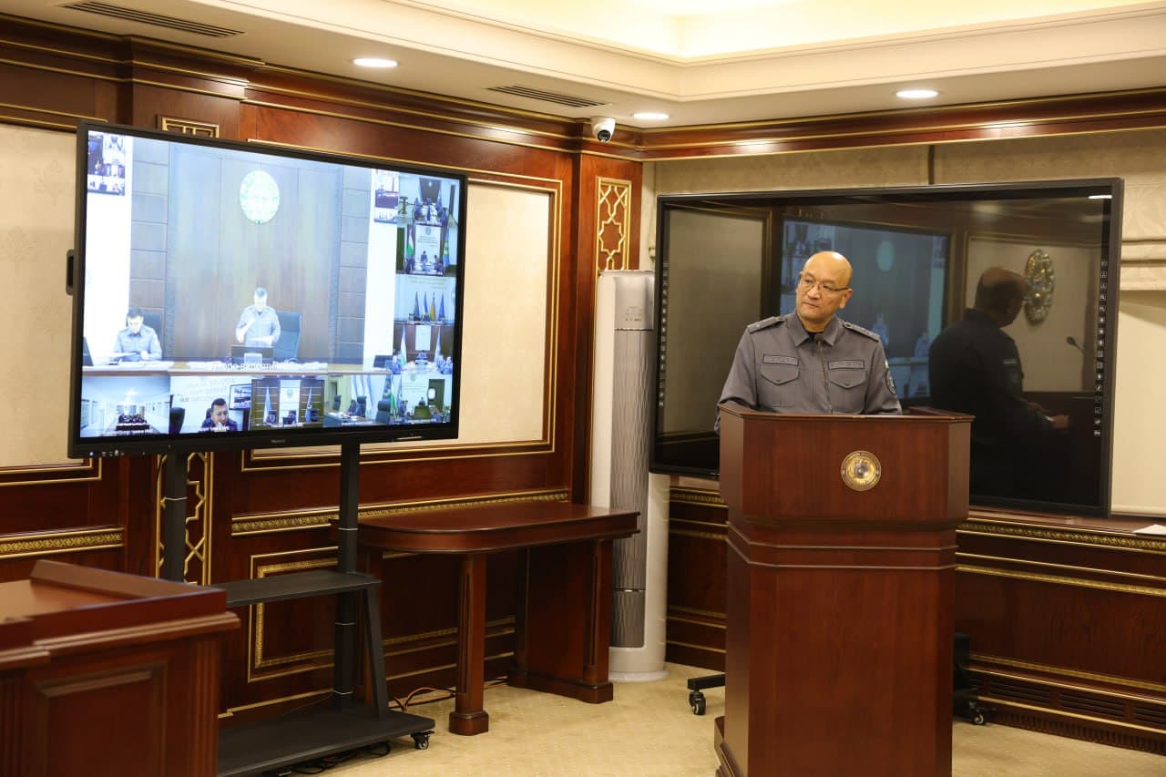 Ichki ishlar vazirligida Davlat rahbarining qarorlari ijrosi doirasida mahallalar xavfsizligi, jinoyatchilik profilaktikasi, yoshlar bilan ishlash va axborot texnologiyalari sohasidagi huquqbuzarliklar sarhisob qilindi, kelgusiga vazifalar rejalashtirildi