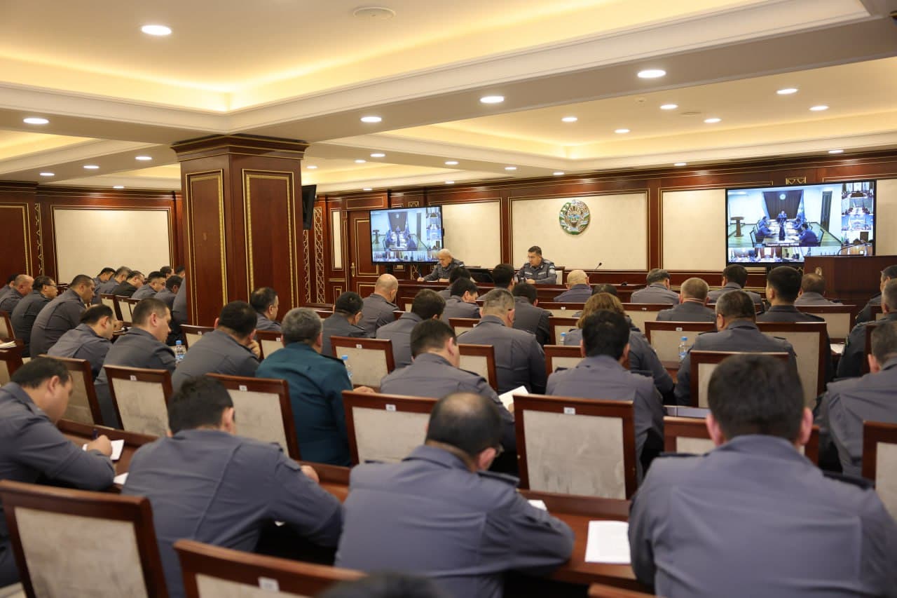 Ichki ishlar vazirligida Davlat rahbarining qarorlari ijrosi doirasida mahallalar xavfsizligi, jinoyatchilik profilaktikasi, yoshlar bilan ishlash va axborot texnologiyalari sohasidagi huquqbuzarliklar sarhisob qilindi, kelgusiga vazifalar rejalashtirildi