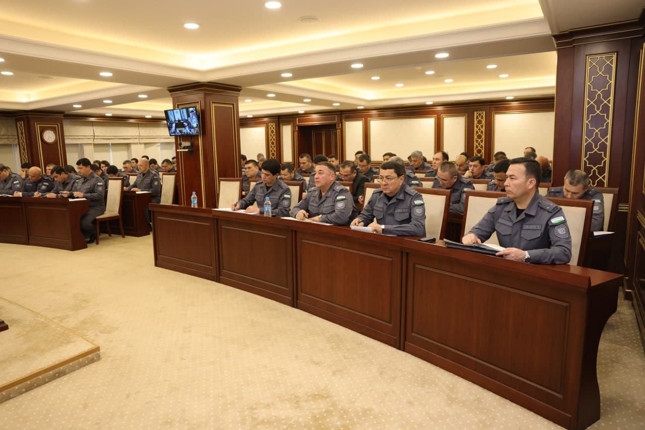 Ichki ishlar vazirligida Davlat rahbarining qarorlari ijrosi doirasida mahallalar xavfsizligi, jinoyatchilik profilaktikasi, yoshlar bilan ishlash va axborot texnologiyalari sohasidagi huquqbuzarliklar sarhisob qilindi, kelgusiga vazifalar rejalashtirildi