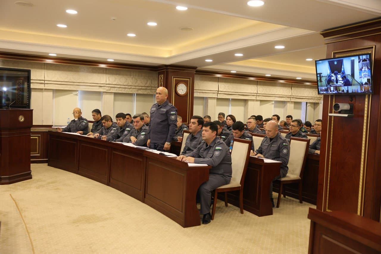 Ichki ishlar vazirligida Davlat rahbarining qarorlari ijrosi doirasida mahallalar xavfsizligi, jinoyatchilik profilaktikasi, yoshlar bilan ishlash va axborot texnologiyalari sohasidagi huquqbuzarliklar sarhisob qilindi, kelgusiga vazifalar rejalashtirildi