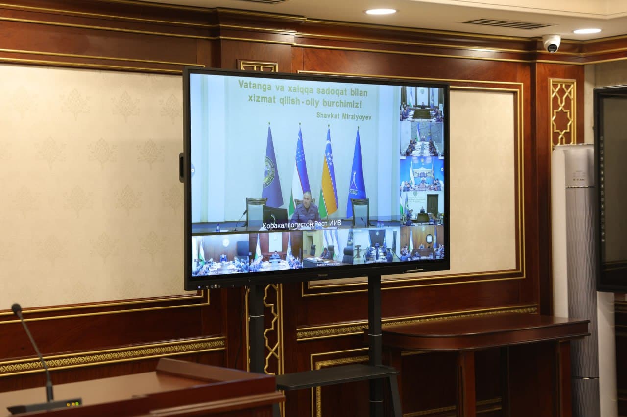 Ichki ishlar vazirligida Davlat rahbarining qarorlari ijrosi doirasida mahallalar xavfsizligi, jinoyatchilik profilaktikasi, yoshlar bilan ishlash va axborot texnologiyalari sohasidagi huquqbuzarliklar sarhisob qilindi, kelgusiga vazifalar rejalashtirildi