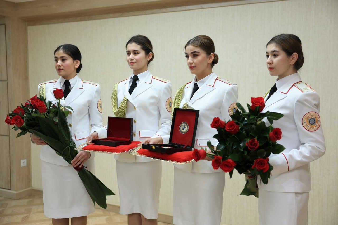 Ўзбекистон Қуролли Кучлари ташкил этилганлигининг 34 йиллиги ҳамда “14 январь — Ватан ҳимоячилари куни” муносабати билан Ички ишлар вазирлигида тантанали байрам тадбири бўлиб ўтди