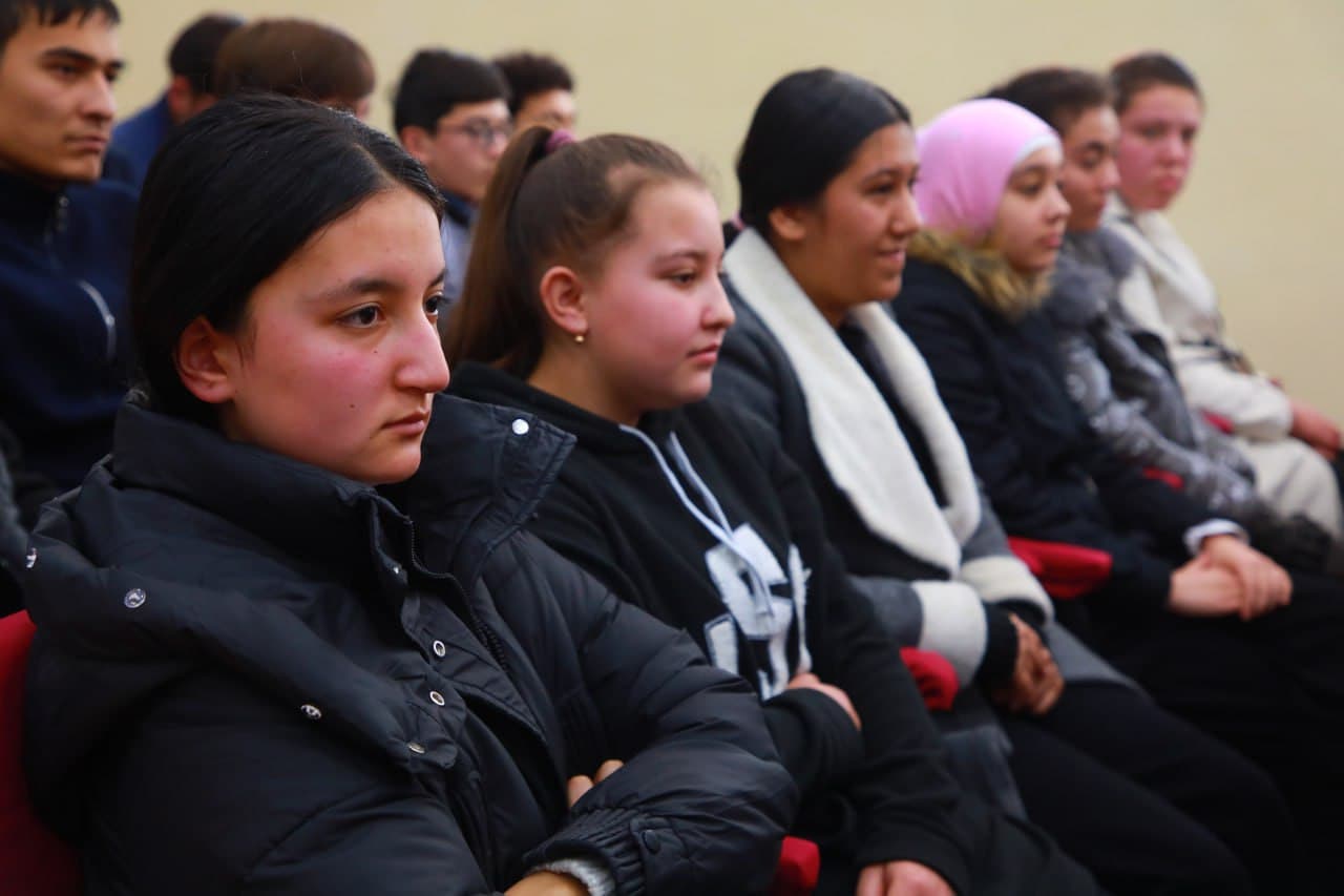 Самарқанд вилояти Пастдарғом туманида ёшларни қўллаб-қувватлашга қаратилган учрашув ташкил этилди