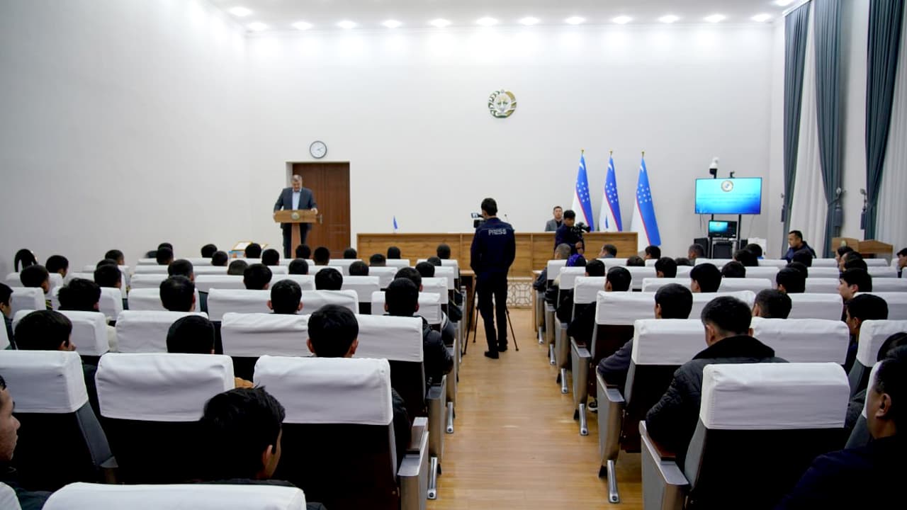 Surxondaryo viloyati IIB rahbariyati tomonidan Jarqoʻrgʻon tumanida uyushmagan yoshlar bilan uchrashuv tashkil etildi