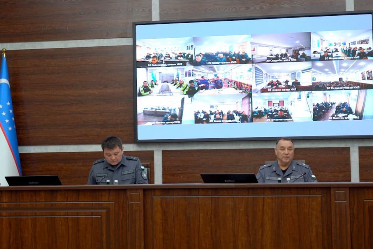 Ichki ishlar vazirligi rahbariyati tomonidan Sirdaryo viloyati hududida 2025-yil yakuni boʻyicha jinoyatchilikka qarshi kurashish, uning oldini olish, jamoat tartibi va fuqarolar xavfsizligini taʼminlash borasida yigʻilishi boʻlib oʻtdi