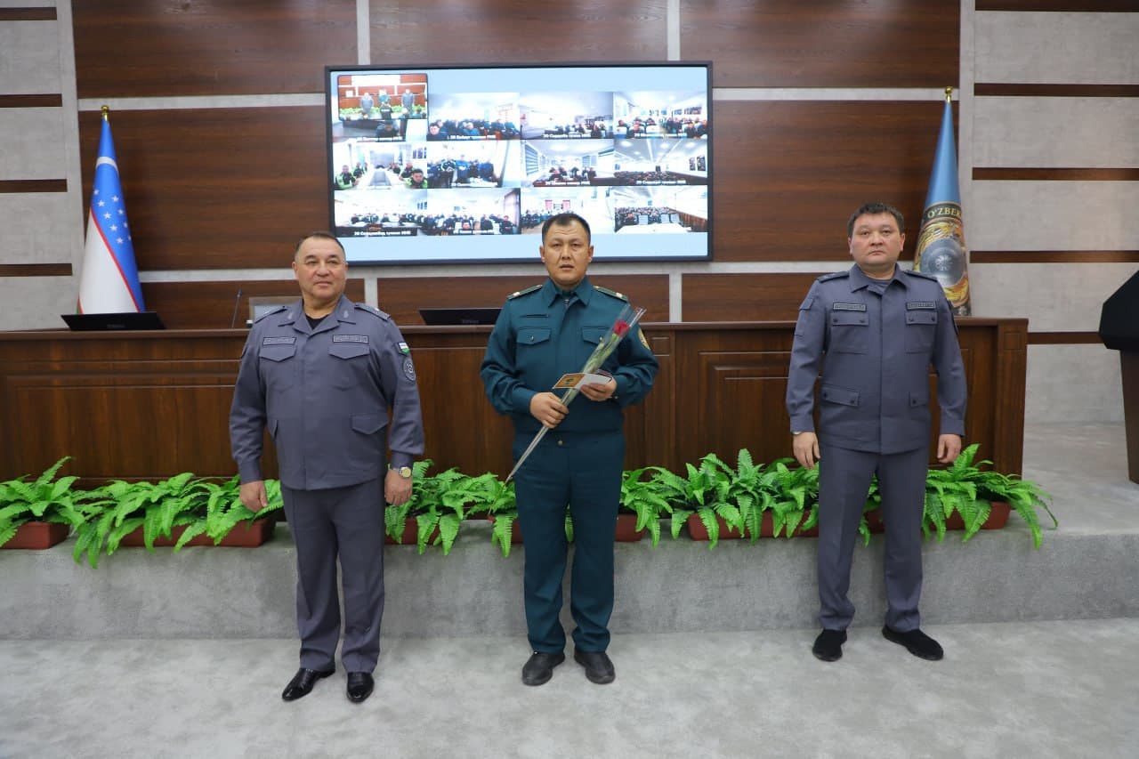 Ichki ishlar vazirligi rahbariyati tomonidan Sirdaryo viloyati hududida 2025-yil yakuni boʻyicha jinoyatchilikka qarshi kurashish, uning oldini olish, jamoat tartibi va fuqarolar xavfsizligini taʼminlash borasida yigʻilishi boʻlib oʻtdi