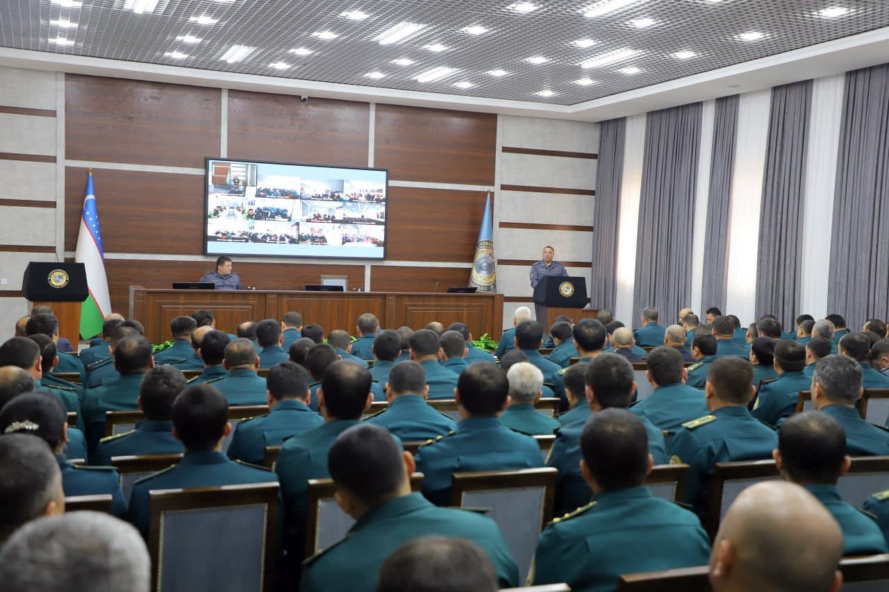 Ichki ishlar vazirligi rahbariyati tomonidan Sirdaryo viloyati hududida 2025-yil yakuni boʻyicha jinoyatchilikka qarshi kurashish, uning oldini olish, jamoat tartibi va fuqarolar xavfsizligini taʼminlash borasida yigʻilishi boʻlib oʻtdi