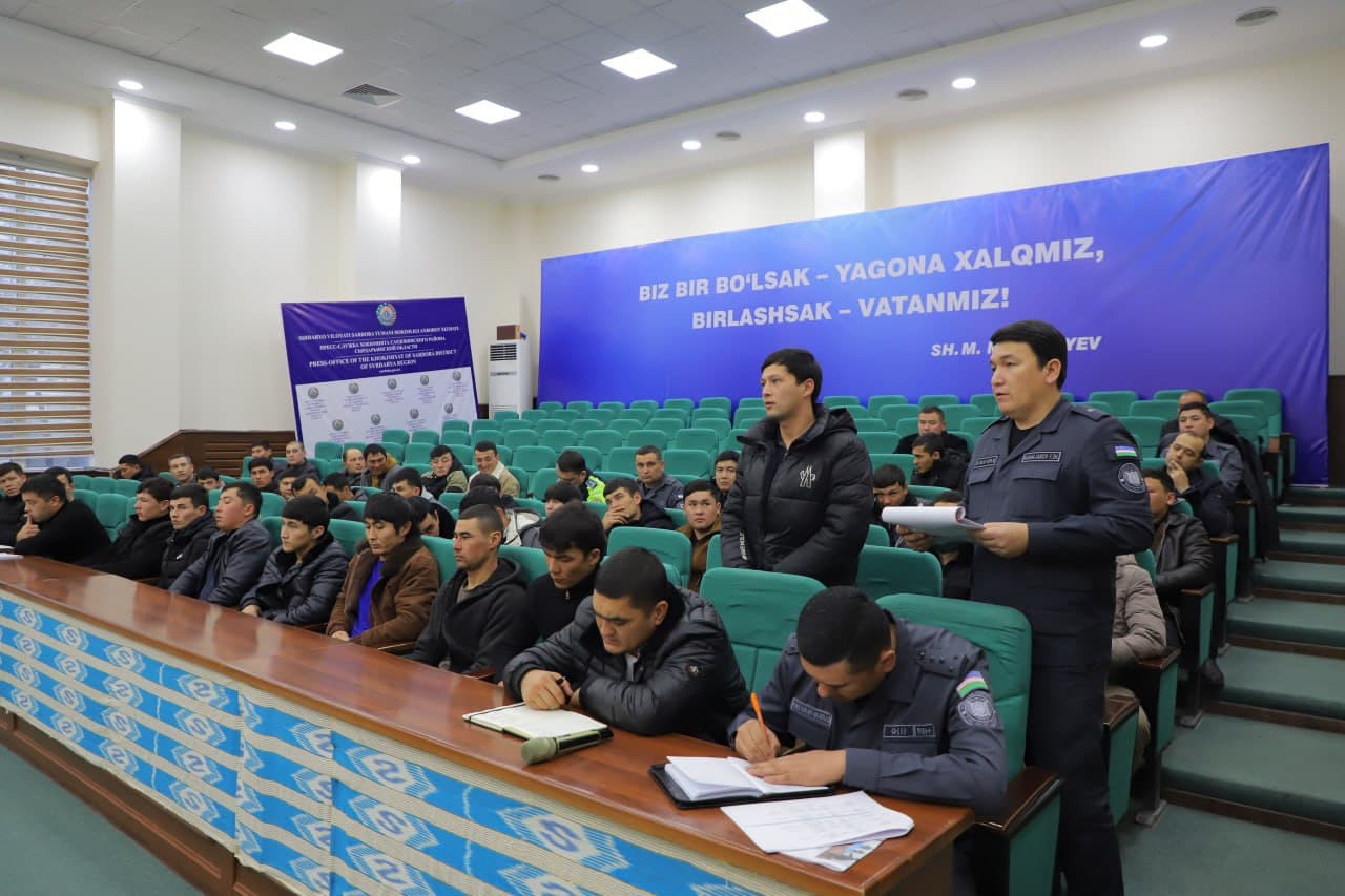 Сирдарё вилояти Ички ишлар бошқармаси раҳбарияти Сардобада ёшлар билан очиқ мулоқот ўтказди