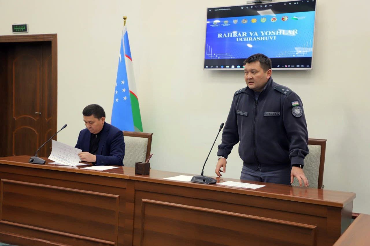 Сирдарё вилояти Ички ишлар бошқармаси раҳбарияти Сардобада ёшлар билан очиқ мулоқот ўтказди