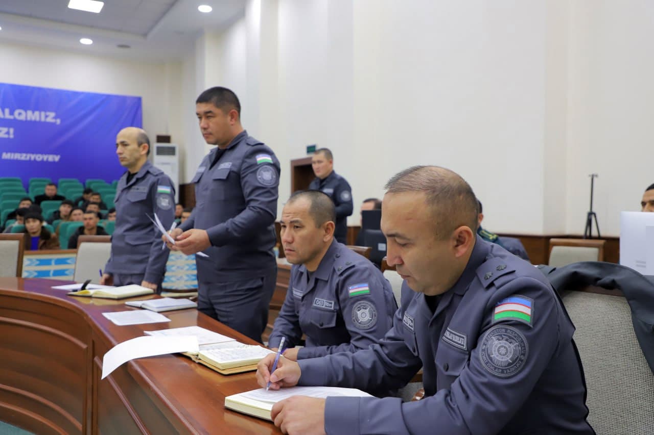 Сирдарё вилояти Ички ишлар бошқармаси раҳбарияти Сардобада ёшлар билан очиқ мулоқот ўтказди