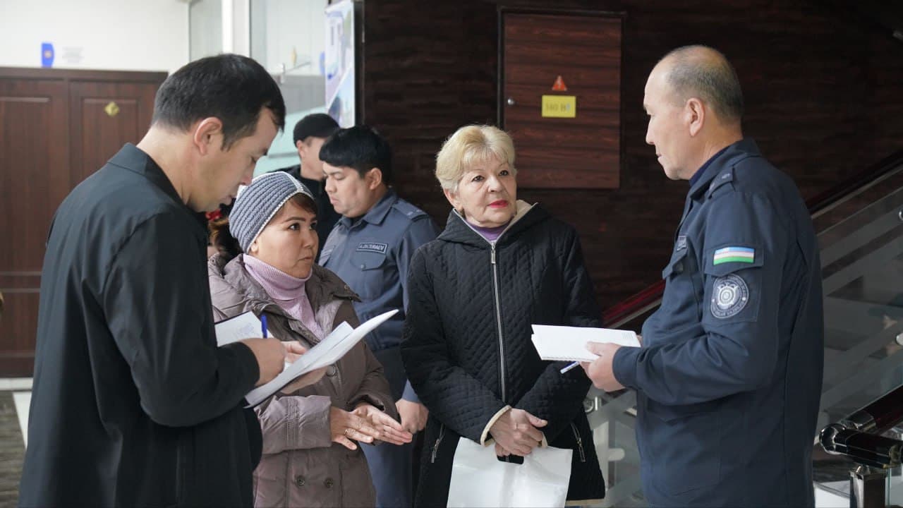 Surxondaryoda viloyat Ichki ishlar boshqarmasi hamda barcha shahar-tuman ichki ishlar organlari rahbarlarining aholi murojaatlarini oʻrganish maqsadida shaxsiy qabullari boʻlib oʻtdi