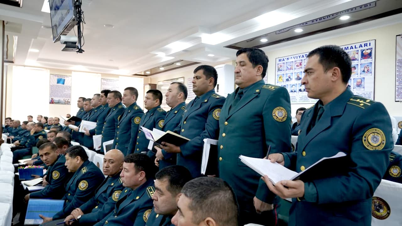 Ichki ishlar vazirligi rahbariyati tomonidan Navoiy viloyat hududida 2025-yil davomida jinoyat va huquqbuzarliklarning oldini olish borasida amalga oshirilgan ishlar sarhisobiga bagʻishlangan yigʻilish boʻlib oʻtdi