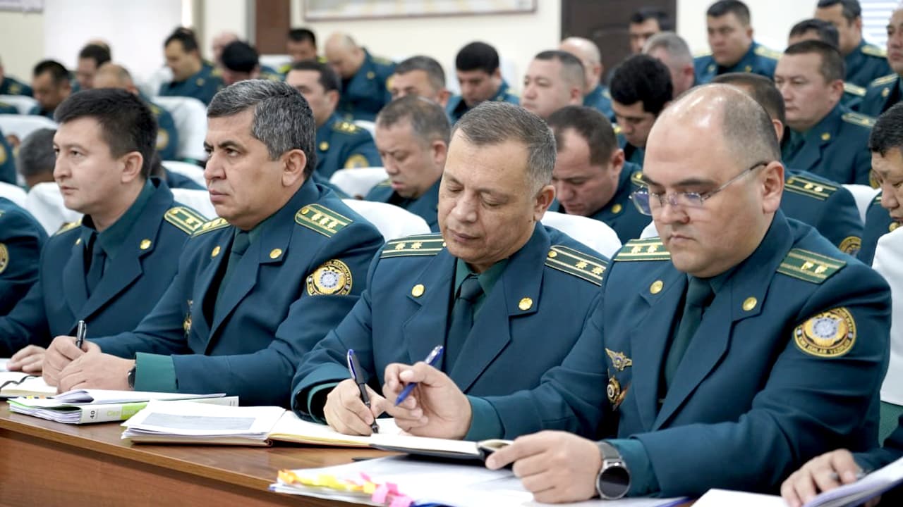 Ichki ishlar vazirligi rahbariyati tomonidan Navoiy viloyat hududida 2025-yil davomida jinoyat va huquqbuzarliklarning oldini olish borasida amalga oshirilgan ishlar sarhisobiga bagʻishlangan yigʻilish boʻlib oʻtdi