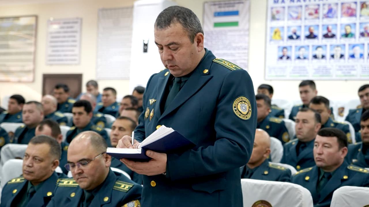 Ichki ishlar vazirligi rahbariyati tomonidan Navoiy viloyat hududida 2025-yil davomida jinoyat va huquqbuzarliklarning oldini olish borasida amalga oshirilgan ishlar sarhisobiga bagʻishlangan yigʻilish boʻlib oʻtdi